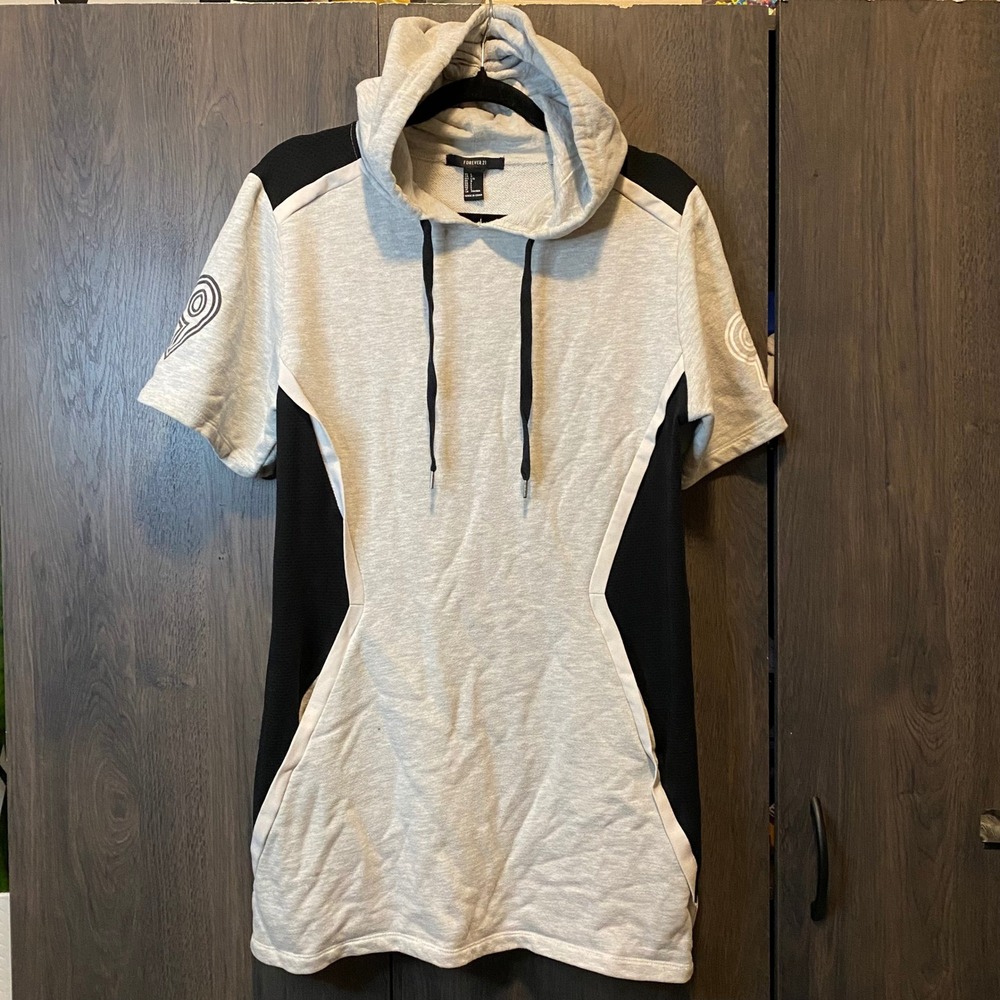 Forever 21 Womens Large Short Sleeve Hoodie Dress Gray Black NYC Gym Graphic